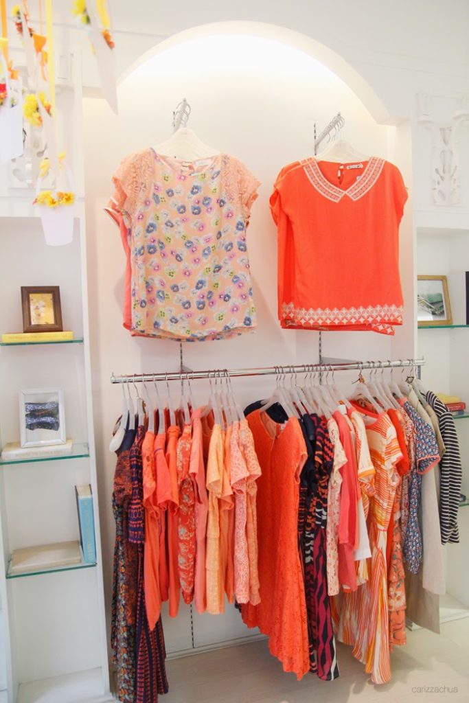 Paper dolls shop blouses